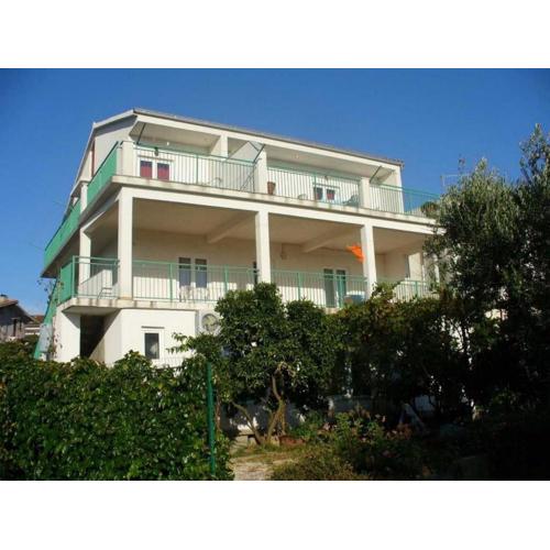Apartments with a parking space Rogoznica - 21200