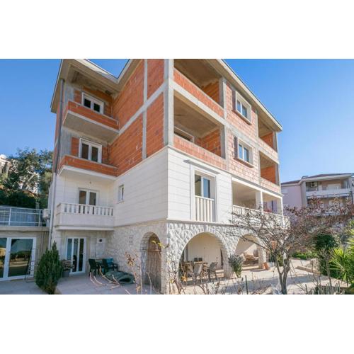 Apartments with a parking space Trogir - 23979
