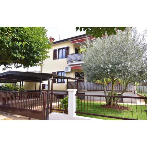 Apartments with a parking space Umag - 22464