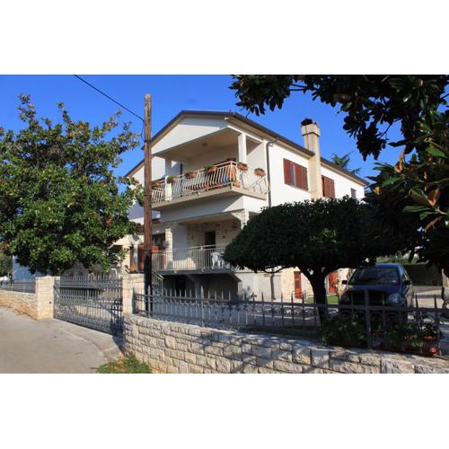 Apartments with a parking space Umag - 7125