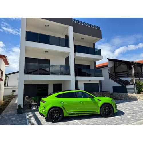 Apartments with a parking space Vir - 24072