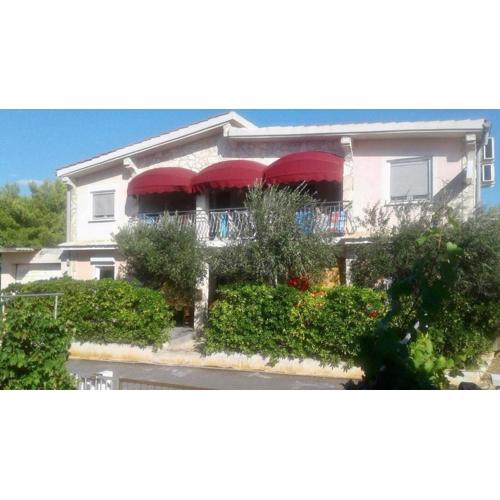 Apartments with a parking space Vir - 24289