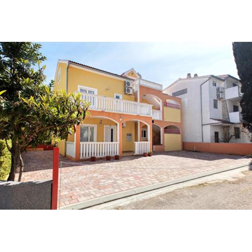 Apartments with a parking space Vodice - 19577