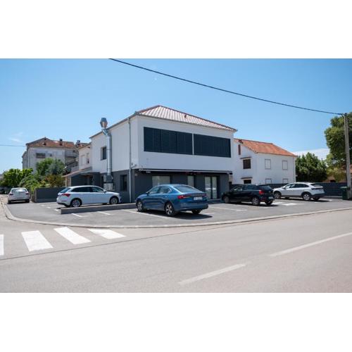 Apartments with a parking space Zadar - 23055
