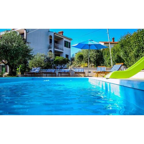 Apartments with a swimming pool Pula - 7356