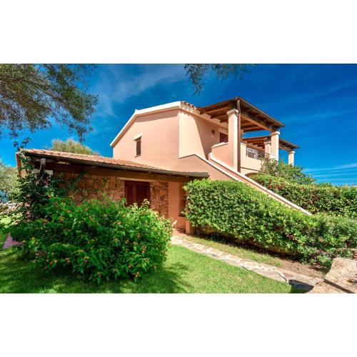 Apartments with Air Conditioning and private outdoor area in the center of San Teodoro