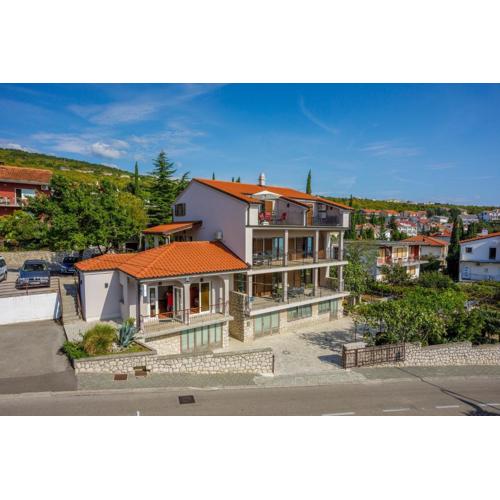 Apartments with parking spaces Crikvenica - 22283