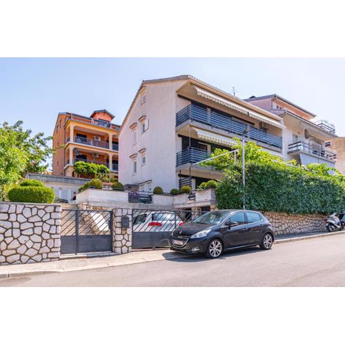 Apartments with parking spaces Crikvenica - 5494