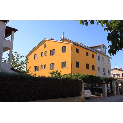 Apartments with parking spaces Fazana - 7234