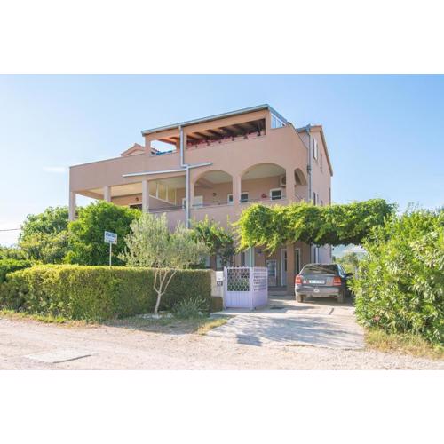 Apartments with parking spaces Kastel Stafilic, Kastela - 22665