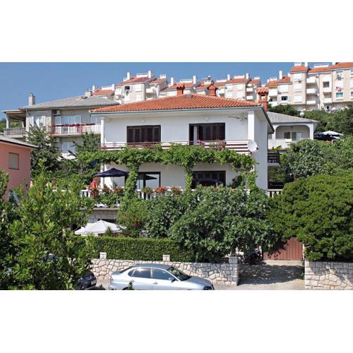 Apartments with parking spaces Novi Vinodolski - 2421