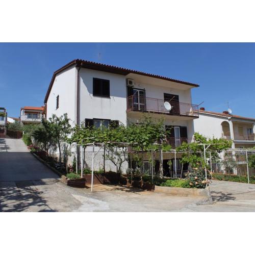 Apartments with parking spaces Pula - 7647