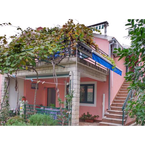 Apartments with parking spaces Rogoznica - 15876
