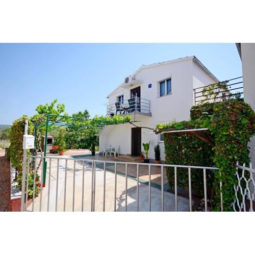 Apartments with parking spaces Rogoznica - 17318