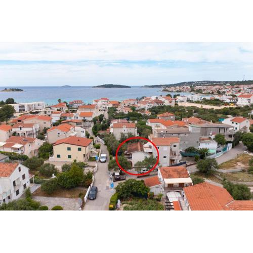 Apartments with parking spaces Rogoznica - 22143