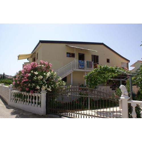 Apartments with parking spaces Rogoznica - 4218