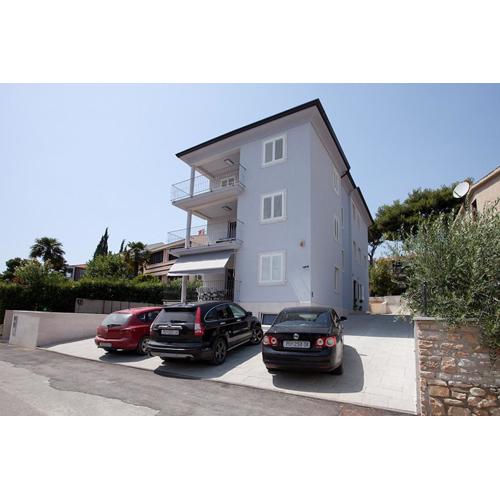 Apartments with parking spaces Rovinj - 3393