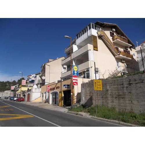 Apartments with parking spaces Sibenik - 19253