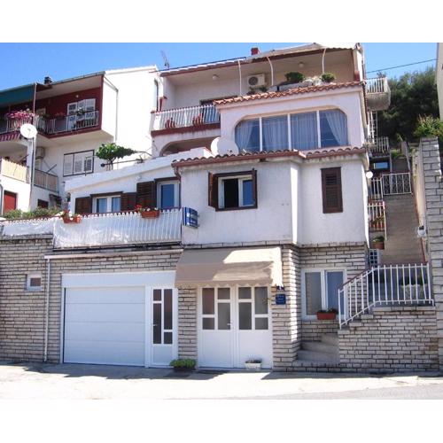 Apartments with parking spaces Sibenik - 20761