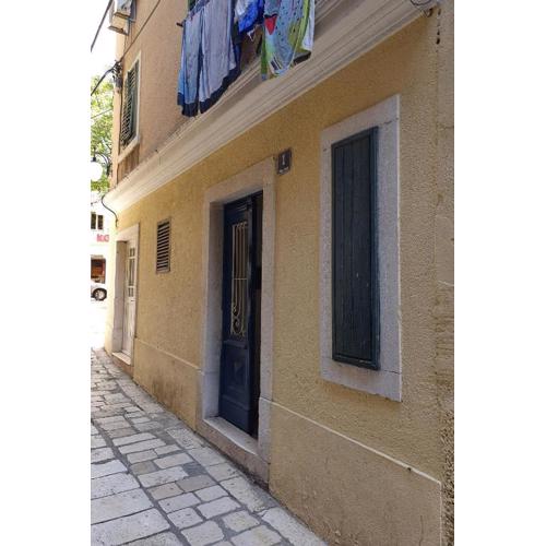 Apartments with parking spaces Sibenik - 24466