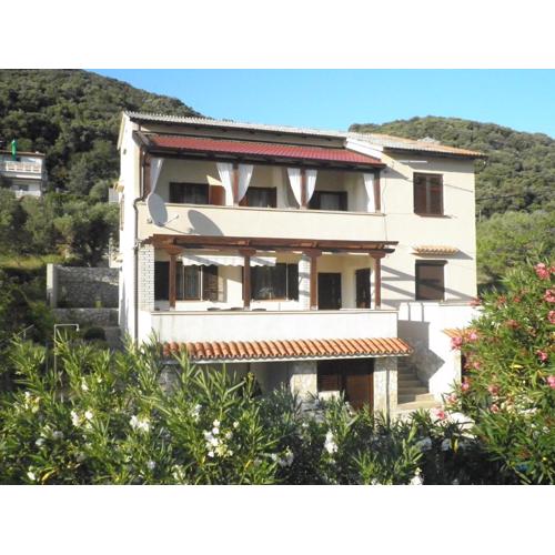 Apartments with parking spaces Supetarska Draga - Donja, Rab - 15423