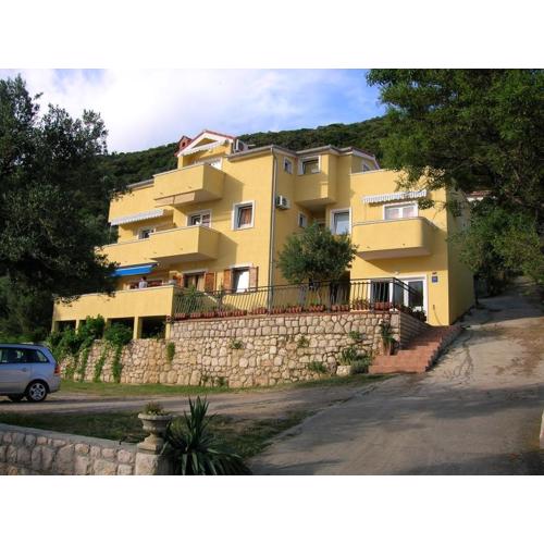 Apartments with parking spaces Supetarska Draga - Gornja, Rab - 13645