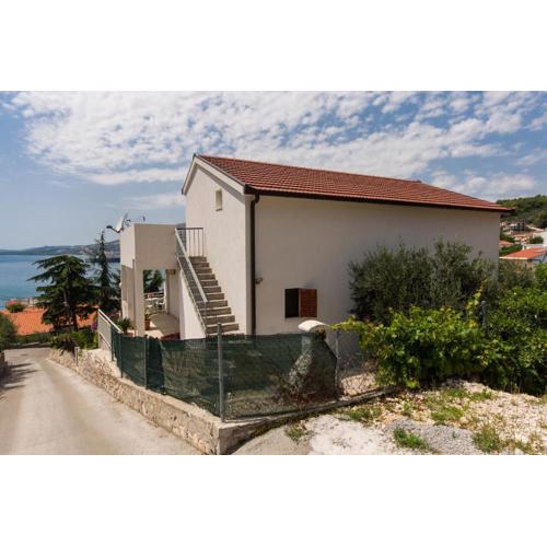 Apartments with parking spaces Trogir - 17609