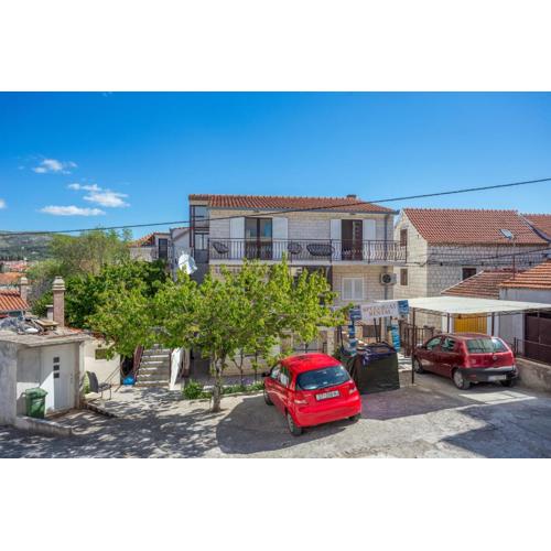Apartments with parking spaces Trogir - 20874