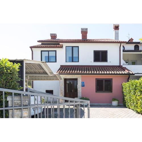 Apartments with parking spaces Umag - 22814