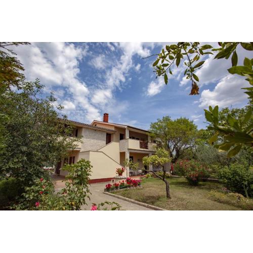 Apartments with parking spaces Valbandon, Fazana - 9708