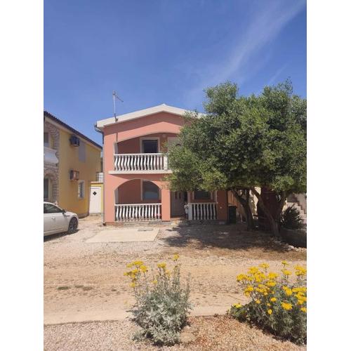Apartments with parking spaces Vir - 23274