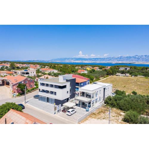 Apartments with parking spaces Vir - 23579