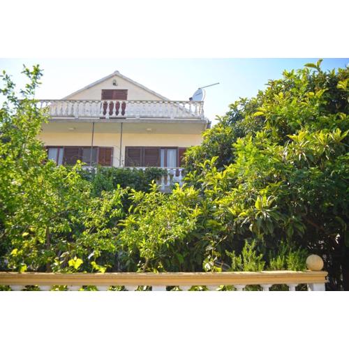 Apartments with parking spaces Vodice - 4180