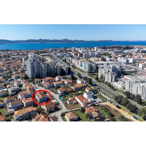 Apartments with parking spaces Zadar - 22871