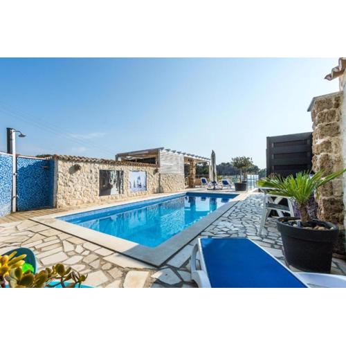 Apartments with swimming pools Sibenik - 22457