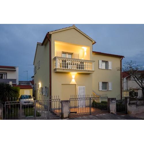 Apartments4You