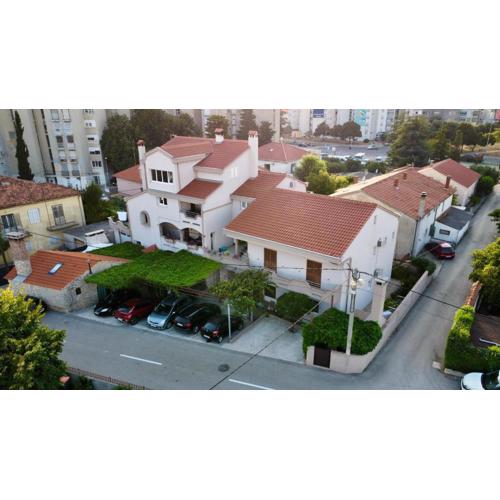 Apartments \