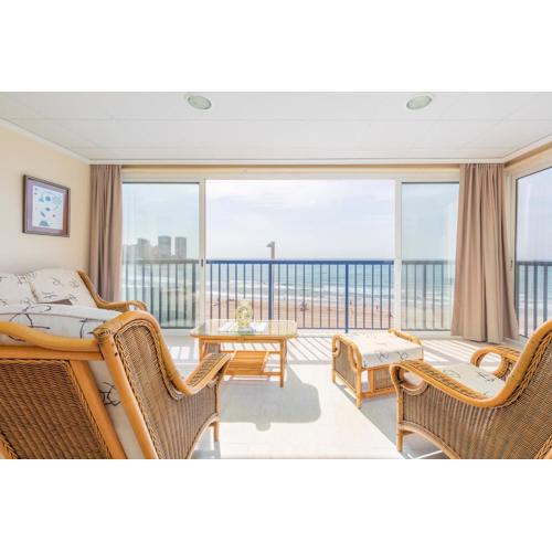 ApartUP Acapulco Beachfront Views