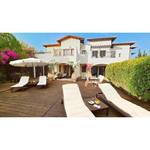 Aphrodite Hills 3 Bedroom with BBQ, Patio & View