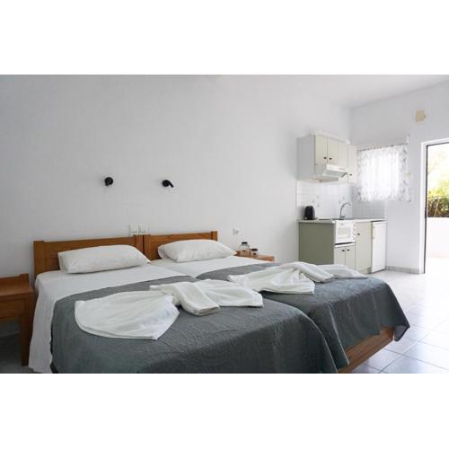 Aphrodite Studios & Apartment
