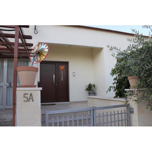 Aplus living in modern sparkling house with full privacy and WiFi