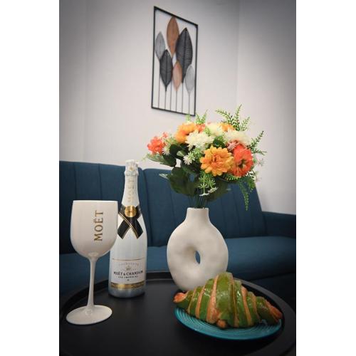 Apollon Suite Kodrigktonos by Zeussuites