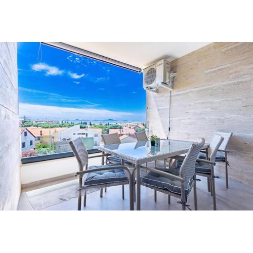 Apolon 2BDR apartment with balcony