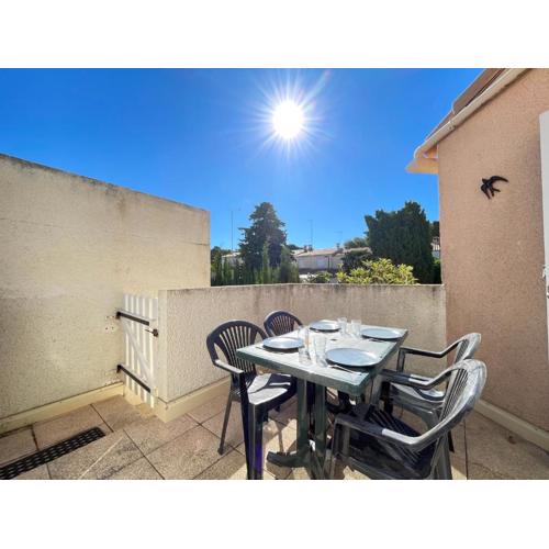 Appart cosy avec terrasse à 500m de la plage, parking, animaux admis, quartier dynamique - Sète - FR-1-338-494