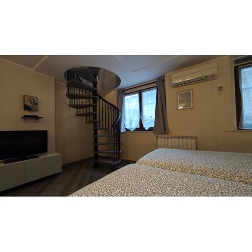 Appartamento Aleph with private parking, next train station