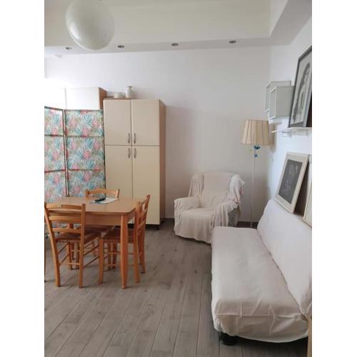 Appartamento centro città con posto auto privato e giardino condominiale