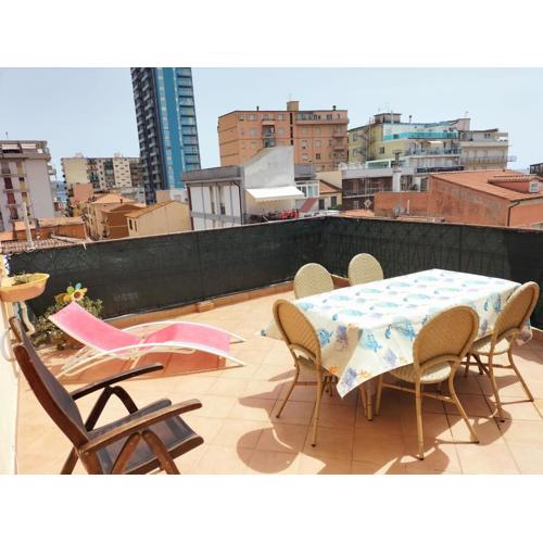 Appartamento con ampio terrazzo vista mare
