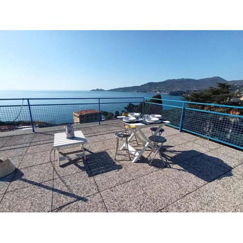 Appartamento con stupenda vista mare zona Bristol