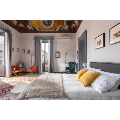 Appartamento con tetti affrescati a Catania centro