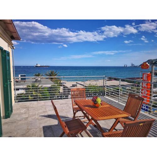 Appartamento deluxe con terrazza sul mare